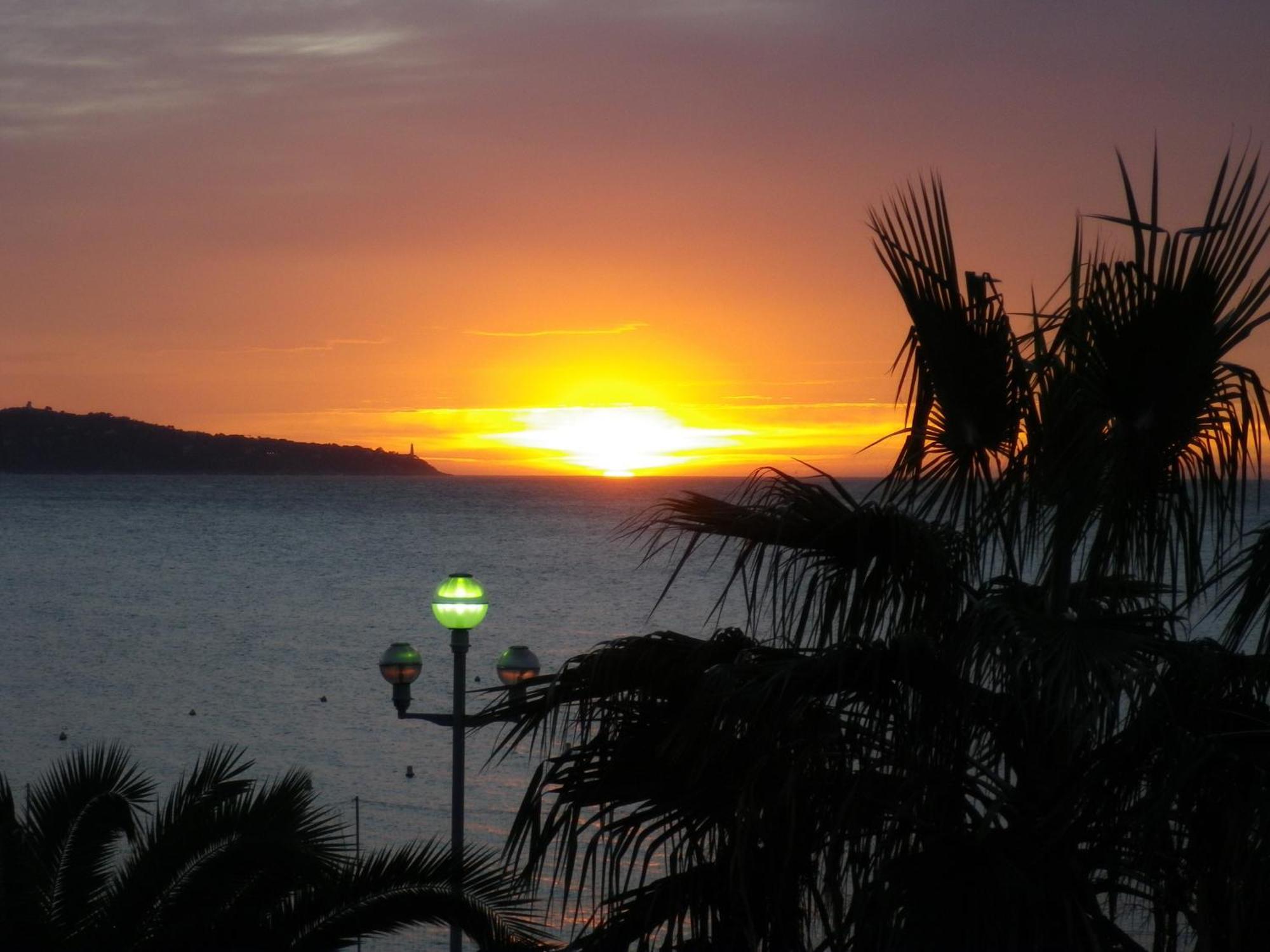 Hotel Azur Nice Bagian luar foto