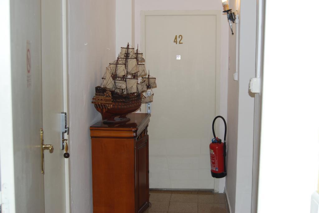 Hotel Azur Nice Bagian luar foto